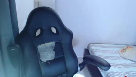 Snapshot of angie_dreamgirl chatting on 14, 2, 2025 IG angie dreamgirl01 online show from 14, 2, 2025