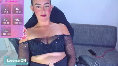 Snapshot of angie_dreamgirl chatting on 23, 10, 2025 IG angie dreamgirl01 online show from 23, 10, 2025