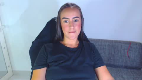 Snapshot of angie_dreamgirl chatting on 27, 10, 2025 IG angie dreamgirl01 online show from 27, 10, 2025