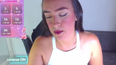 Snapshot of angie_dreamgirl chatting on 25, 11, 2025 IG angie dreamgirl01 online show from 25, 11, 2025