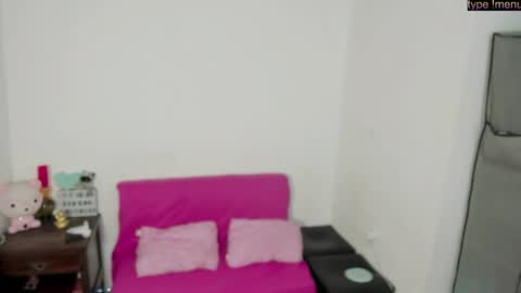 Snapshot of angielee01 chatting on 23, 4, 2026 Angie y Andres online show from 23, 4, 2026