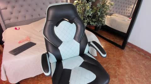 angy_avila online show from 31, 1, 2025