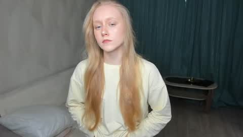 Snapshot of anhedney chatting on 15, 4, 2026 Violet online show from 15, 4, 2026