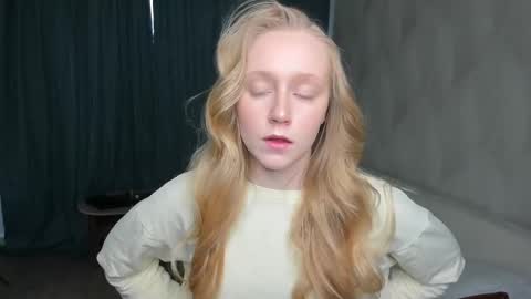 Snapshot of anhedney chatting on 16, 4, 2026 Violet online show from 16, 4, 2026