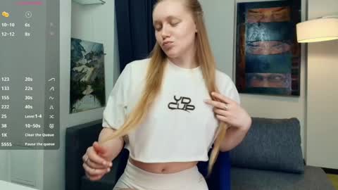 Snapshot of anhedney chatting on 2, 5, 2026 Violet online show from 2, 5, 2026
