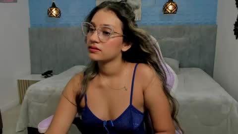 Snapshot of aniie_princess_18 chatting on 19, 5, 2026 anni online show from 19, 5, 2026