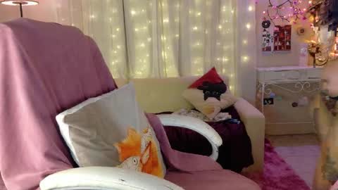 Anisahade online show from 8, 4, 2026