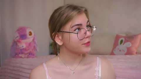 AnishaVivo online show from 8, 3, 2026