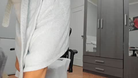 Luna online show from 2, 1, 2025