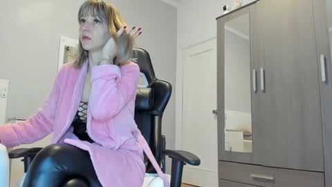 Luna online show from 15, 1, 2025