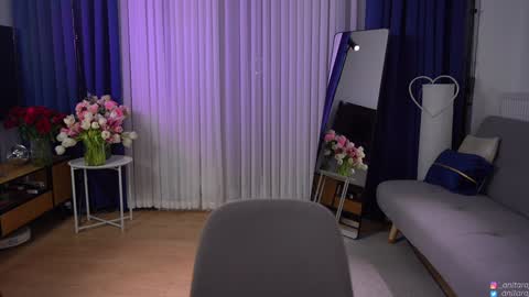 Im Anita thumb up me please its important online show from 12, 3, 2026