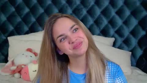 Snapshot of anitaventure chatting on 10, 9, 2025 AnitaVenture online show from 10, 9, 2025