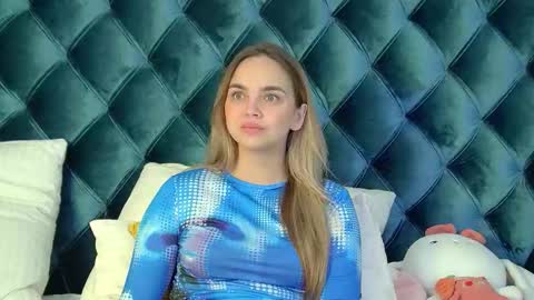 Snapshot of anitaventure chatting on 1, 10, 2025 AnitaVenture online show from 1, 10, 2025