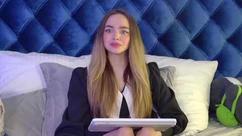 AnitaVenture online show from 6, 4, 2026