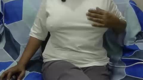 Snapshot of anjali_dogra786 chatting on 1, 10, 2025 anjali_dogra786 online show from 1, 10, 2025