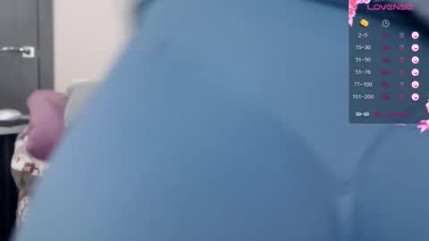 Snapshot of anna_asss chatting on 17, 12, 2025 anna_asss online show from 17, 12, 2025