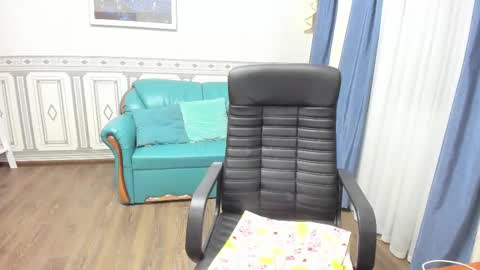 Anna Ditrih online show from 12, 3, 2025