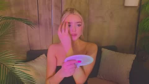 Snapshot of anna_nickol chatting on 8, 6, 2026 Anna online show from 8, 6, 2026