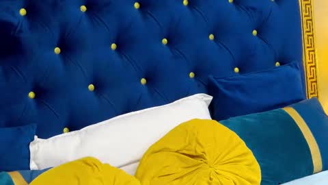 Anna online show from 6, 3, 2025