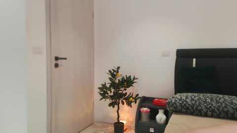 annaevv online show from 9, 4, 2026