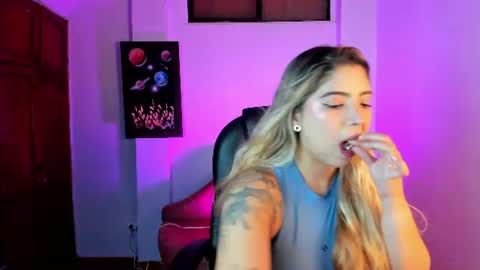Snapshot of annafoxxx_ chatting on 21, 6, 2026 Ana Foxxx online show from 21, 6, 2026