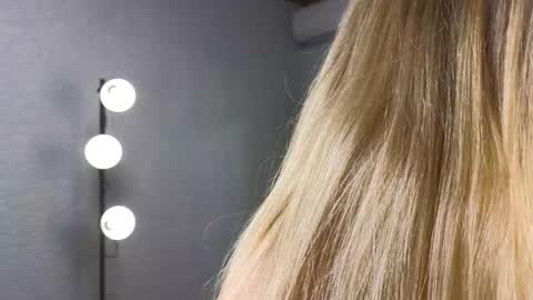 Snapshot of annalbel chatting on 23, 11, 2025 Annabel online show from 23, 11, 2025