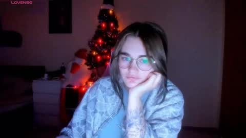 Snapshot of annaroading chatting on 30, 12, 2024 AnnaRoading online show from 30, 12, 2024