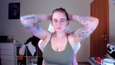 Snapshot of annaroading chatting on 26, 2, 2025 AnnaRoading online show from 26, 2, 2025