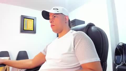 Snapshot of anndyhardy11 chatting on 3, 1, 2025 Anndy Hardy online show from 3, 1, 2025