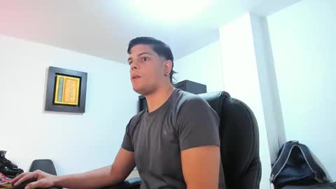 Snapshot of anndyhardy11 chatting on 4, 1, 2025 Anndy Hardy online show from 4, 1, 2025