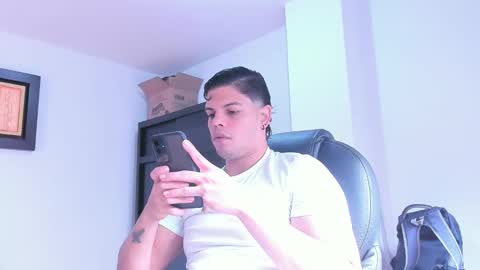 Snapshot of anndyhardy11 chatting on 5, 1, 2025 Anndy Hardy online show from 5, 1, 2025