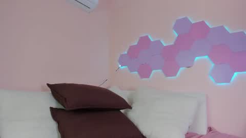 Snapshot of anne_millerr chatting on 16, 6, 2026 anne_millerr online show from 16, 6, 2026