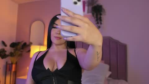 Snapshot of anneee_ chatting on 13, 1, 2025 Anne online show from 13, 1, 2025