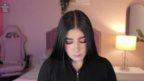 Snapshot of anneee_ chatting on 5, 2, 2025 Anne online show from 5, 2, 2025