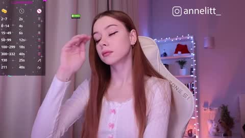 Snapshot of annelitt chatting on 5, 1, 2025 annelitt online show from 5, 1, 2025