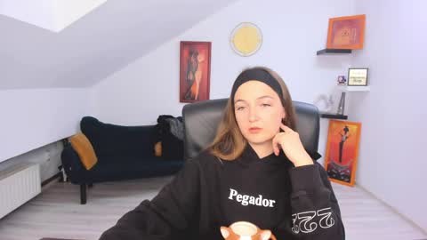 Snapshot of annewilsonn chatting on 3, 6, 2026 annewilsonn online show from 3, 6, 2026