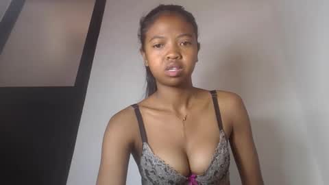 Snapshot of annica86 chatting on 6, 6, 2026 annica86 online show from 6, 6, 2026