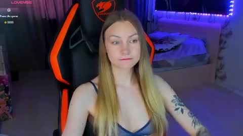 Snapshot of annie69kiss chatting on 28, 7, 2026 Annie online show from 28, 7, 2026