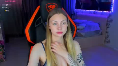 Snapshot of annie69kiss chatting on 28, 7, 2026 Annie online show from 28, 7, 2026