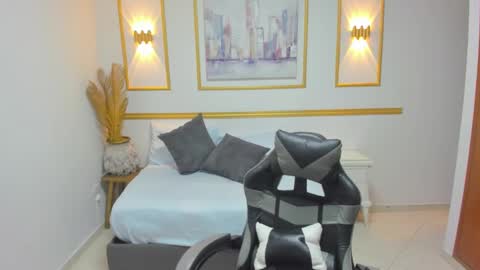 Snapshot of annie_applee chatting on 11, 9, 2025 A N N I E  online show from 11, 9, 2025