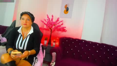 annie_carterr_ online show from 16, 5, 2026