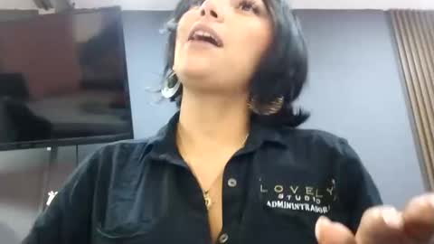 Snapshot of annie_hanss chatting on 24, 10, 2025 Ann online show from 24, 10, 2025