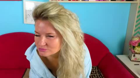 Snapshot of annie_joya chatting on 16, 12, 2025 Annie online show from 16, 12, 2025