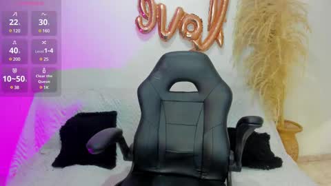 Snapshot of annie_loff chatting on 27, 2, 2025 annie_loff online show from 27, 2, 2025