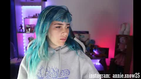 Snapshot of annie_snow_ chatting on 13, 12, 2024 JEANNE no olvides seguirme dont forget follow me uu online show from 13, 12, 2024