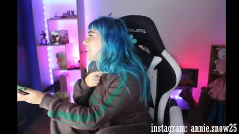 Snapshot of annie_snow_ chatting on 17, 12, 2024 JEANNE no olvides seguirme dont forget follow me uu online show from 17, 12, 2024