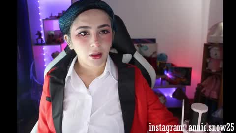 Snapshot of annie_snow_ chatting on 21, 12, 2024 JEANNE no olvides seguirme dont forget follow me uu online show from 21, 12, 2024