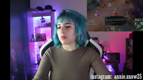 Snapshot of annie_snow_ chatting on 10, 1, 2025 JEANNE no olvides seguirme dont forget follow me uu online show from 10, 1, 2025