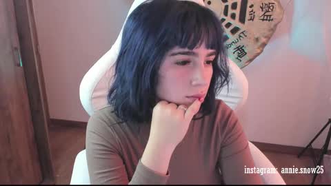 Snapshot of annie_snow_ chatting on 20, 2, 2025 JEANNE no olvides seguirme dont forget follow me uu online show from 20, 2, 2025