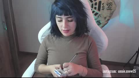 Snapshot of annie_snow_ chatting on 20, 2, 2025 JEANNE no olvides seguirme dont forget follow me uu online show from 20, 2, 2025